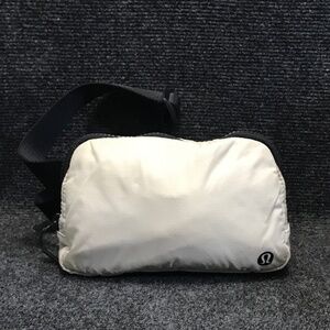 Lululemon Everywhere Belt Bag White Opal Unisex Crossbody Belt Bag Fanny Pack